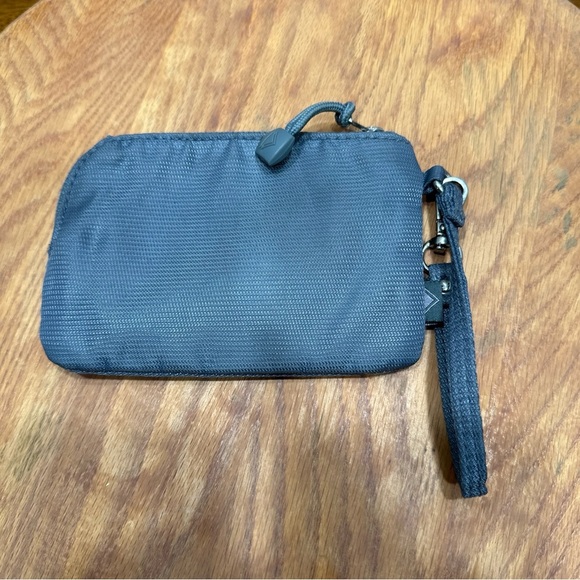 E.T.A. Everyday Travel Adventure Wallet Wristlet gray‎ Pouch Clip On Zip Up ETA - Picture 2 of 4